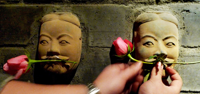 兵馬俑の兵士もバレンタイン仕様、中国のレストラン