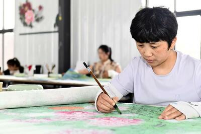 中国伝統の工筆画で農村振興 山東省