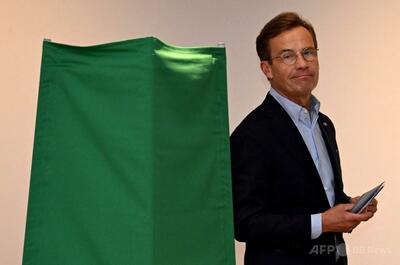 スウェーデン総選挙で与野党が大接戦 極右後退