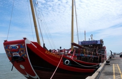 中国の古代船舶「福船」を模造した最大の船「福寧号」、マレーシア・マラッカで交流活動