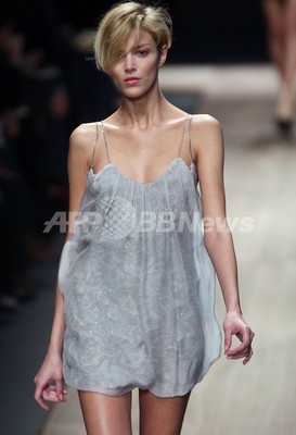 08 09年秋冬パリ コレクション モデル アンニャ ルービック 写真11枚 ファッション ニュースならmode Press Powered By Afpbb News