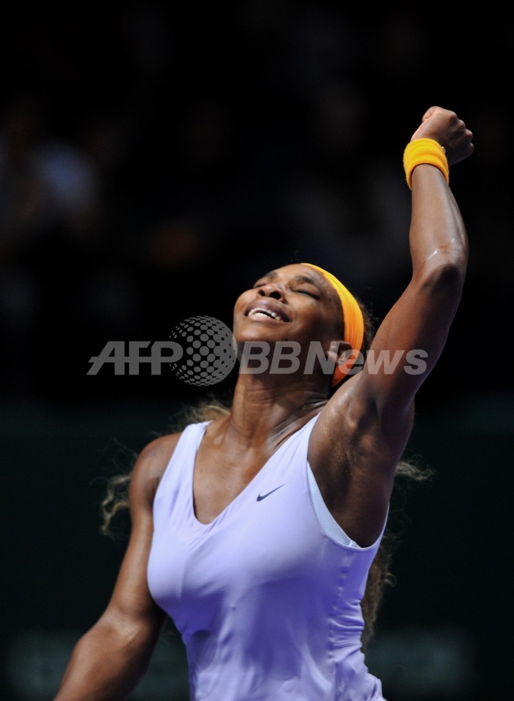 セレーナ、苦しみながらも李娜との決勝へ WTAツアー選手権