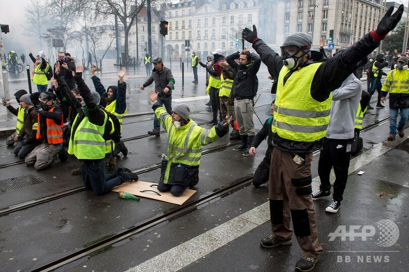 ロシア、仏「黄色いベスト」運動でも暗躍か ツイッターで偽情報拡散の疑い