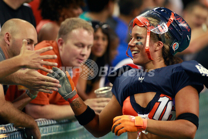 下着姿の「ランジェリーフットボールリーグ」、米国で開幕