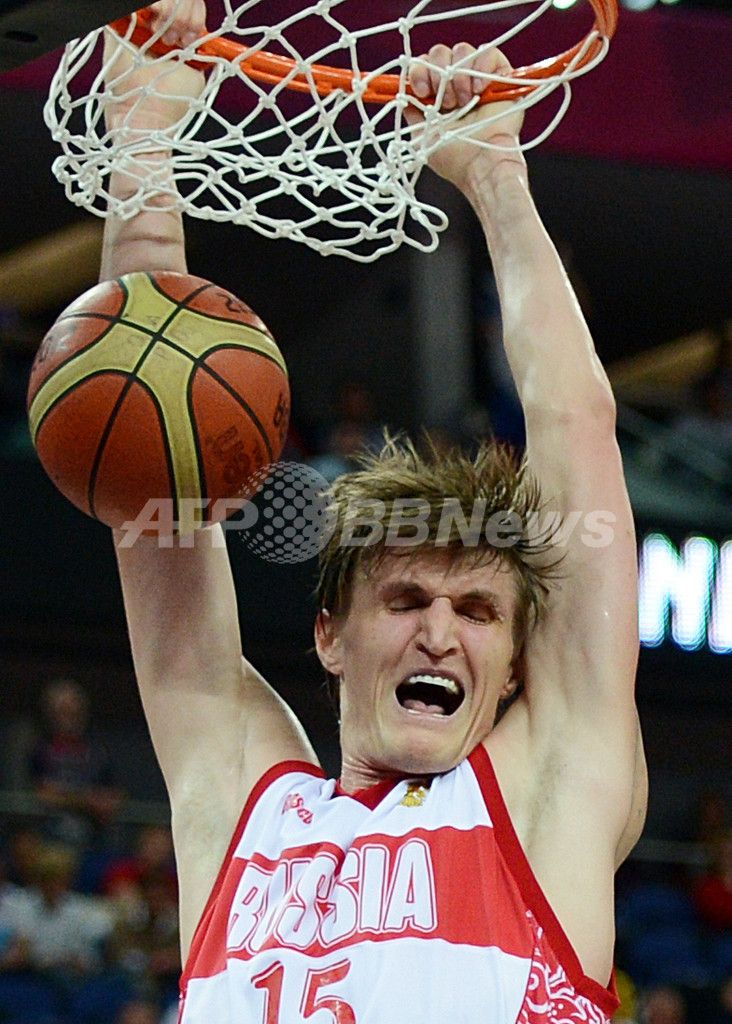 ロシアがリトアニアを下し準決勝へ、男子バスケットボール