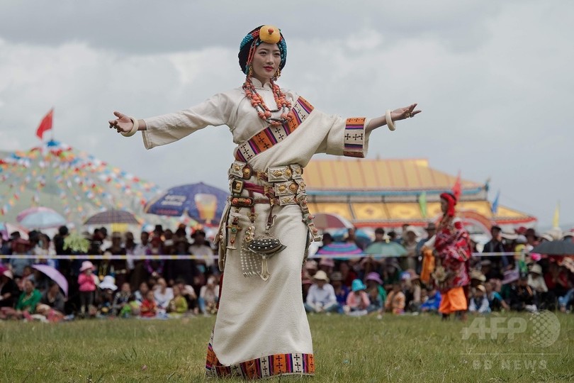 チベットの伝統衣装とアクセサリーでファッションショー 中国 写真13枚 国際ニュース Afpbb News