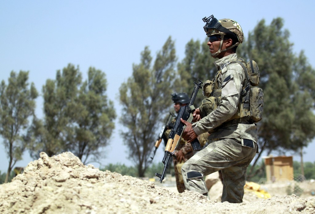 米国防長官、イラク軍の「戦う意志の欠如」を批判 米国防長官、イラク軍の「戦う意志の欠如」を批判