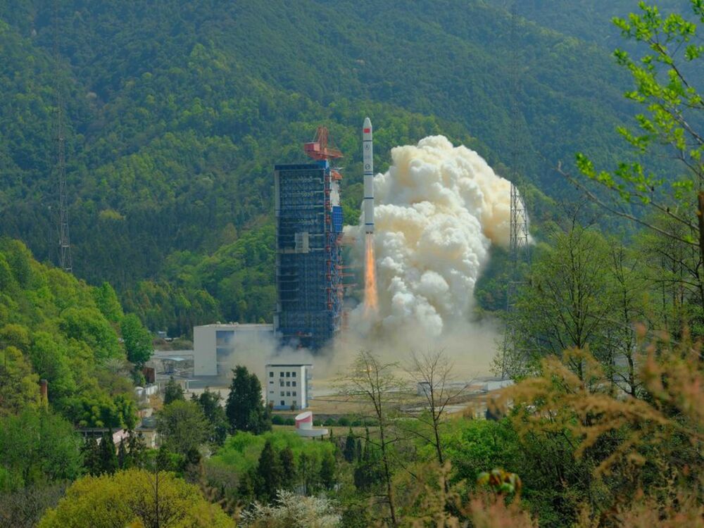 中国宇宙開発のオンライン展示会開幕、初の人工衛星から50年 写真1枚 国際ニュース:AFPBB News