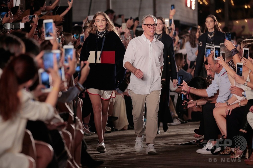 「トミー ヒルフィガー」17年春夏