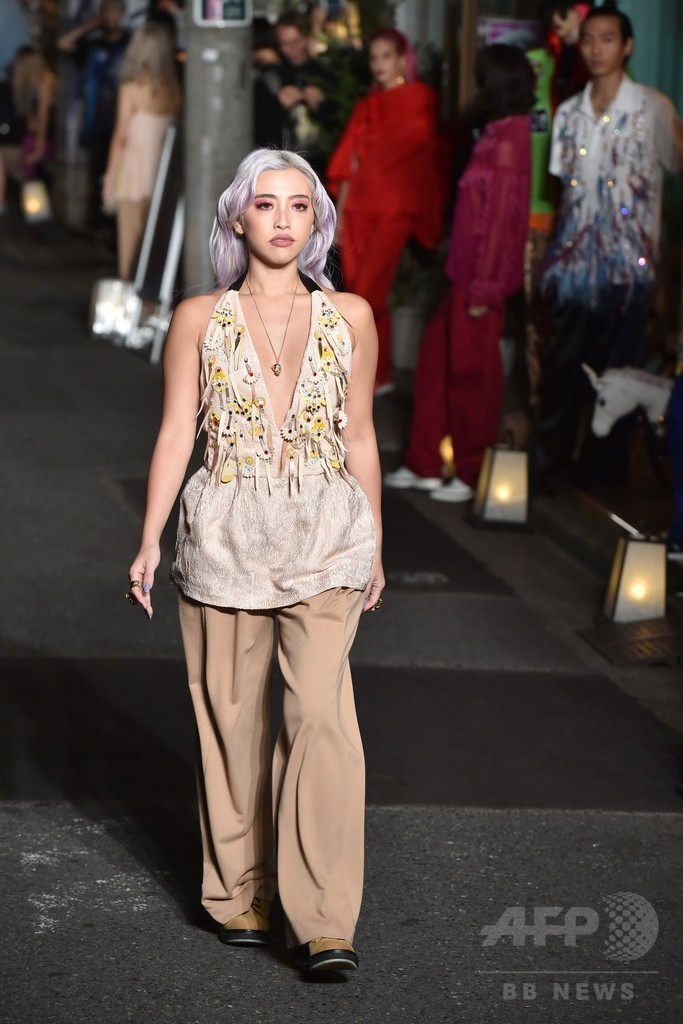 フランス発「コシェ」、原宿の路上でショー開催