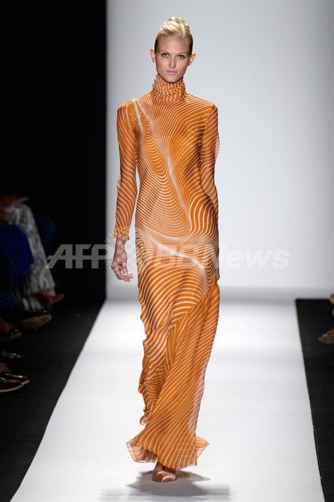 ＜14年春夏NYコレクション＞キャロリーナ ヘレラ