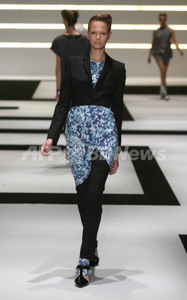 ＜09年春夏東京・コレクション＞グリーン、新作を発表