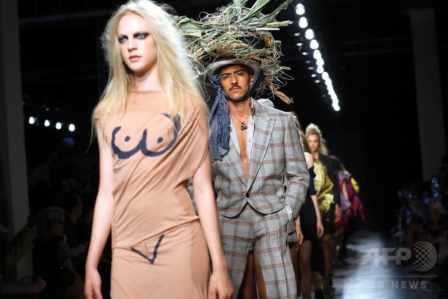 「アンドレアス・クロンターラー フォー ヴィヴィアン・ウエストウッド」17年春夏