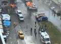トルコ西部イズミルの裁判所前で起きた自動車爆弾攻撃の現場（2017年1月5日撮影）。(c)AFP/DHA/DOGAN NEWS AGENCY