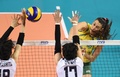 女子バレーボール・ワールドグランプリ（FIVB World Grand Prix 2014）決勝ラウンド最終日、日本対ブラジル。スパイクを打つブラジルのシェイラ・カストロ（Sheilla Castro、2014年8月24日撮影）。(c)AFP/KAZUHIRO NOGI