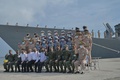 台湾・澎湖諸島の空軍施設を視察した蔡英文総統（前列中央、2022年8月30日撮影）。(c)Sam Yeh / AFP