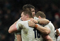 ラグビーシックスネイションズ（Six Nations Rugby 2013）は10日、第2週の1試合が行われ、イングランドが12-6でアイルランドを下し、グランドスラム（全勝優勝）へ向けて開幕2連勝を飾った。

試合に勝利し、チームメイトと喜びを分かち合うイングランドのディラン・ハートリー（Dylan Hartley、2013年2月10日撮影）。(c)AFP/PETER MUHLY