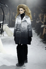 フランス・パリ市内で発表された「モンクレール ガム・ルージュ（Moncler Gamme Rouge）」12/13年秋冬コレクション（2012年3月8日撮影）。(c)Moncler Gamme Rouge