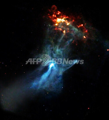 チャンドラX線観測衛星がとらえた宇宙の「手」 写真1枚 国際ニュース