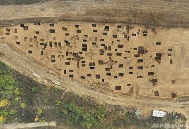 高速鉄道建設中に2000年前の古墳群を発見 中国河南省 写真1枚 国際