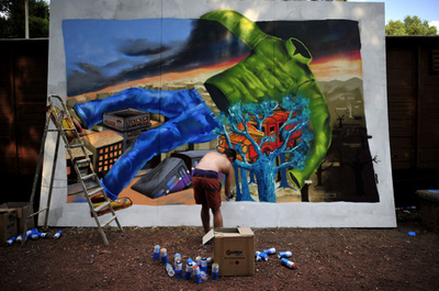 動き出しそう、路上芸術家のスプレーアート ギリシャ