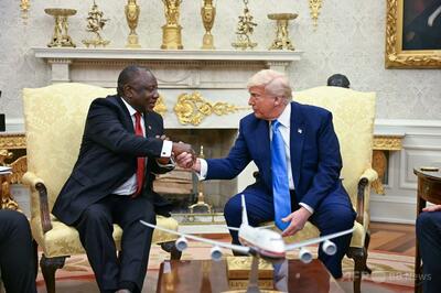トランプ氏、南ア大統領を不意打ち 「白人ジェノサイド」主張