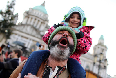 北アイルランドで暴動3週間、英国旗掲揚中止が火種に