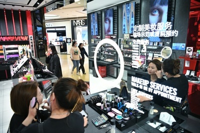 女性自身が喜ぶ消費、中国市場をけん引する「彼女経済」