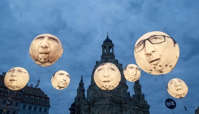 首脳らふわり、G7会場付近で抗議活動