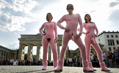 映画『ブルーノ』、｢性描写が過剰｣とマレーシアで上映禁止