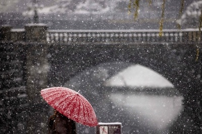 東京で4年ぶり大雪 100便超欠航