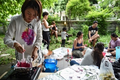 刑務所コスメ、タイの女性受刑者へ「リサイクル口紅」