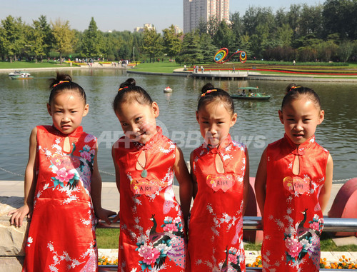 双子や3つ子 4つ子も多数 北京で双子祭り開催 写真10枚 ファッション ニュースならmode Press Powered By Afpbb News