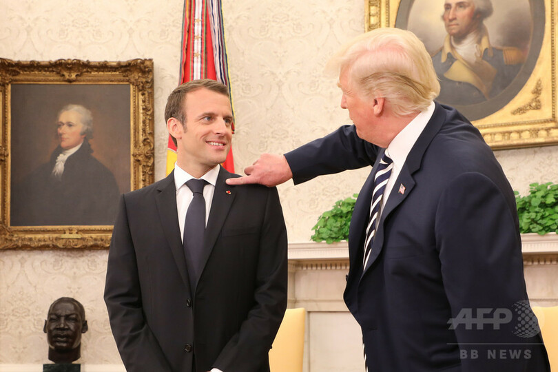 米仏大統領の ブロマンス 米深夜番組の格好のネタに 写真3枚 国際ニュース Afpbb News