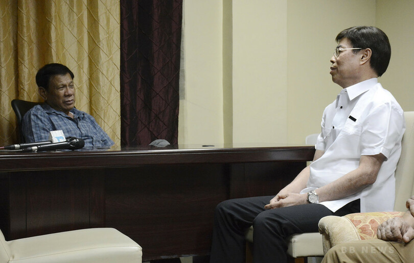 まるでギャング映画、比大統領 麻薬王とされる人物と面談