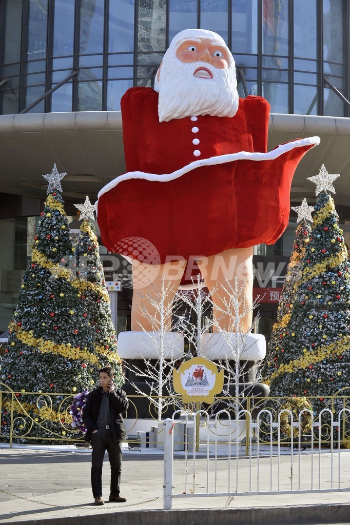 なぜマリリン 中国ショッピングモールの巨大サンタ像 写真4枚 国際ニュース Afpbb News