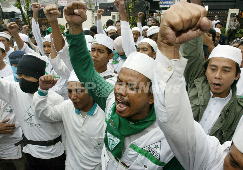 インドネシア版「プレイボーイ」誌裁判、裁判所が公訴を棄却 - インドネシア