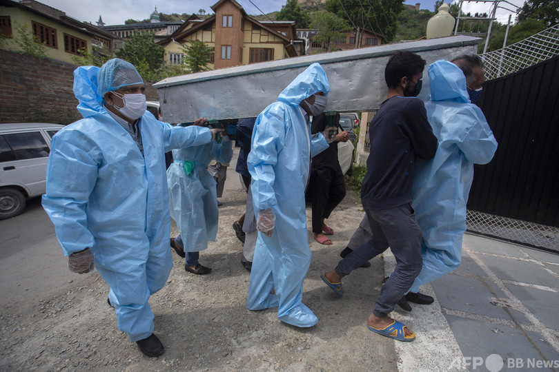 インドの1日当たりのコロナ死者、初の4000人超え