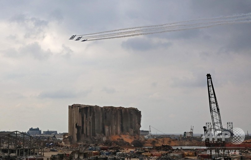 国旗色に染まるベイルートの空 国家成立100年 レバノン 写真18枚 国際ニュース Afpbb News