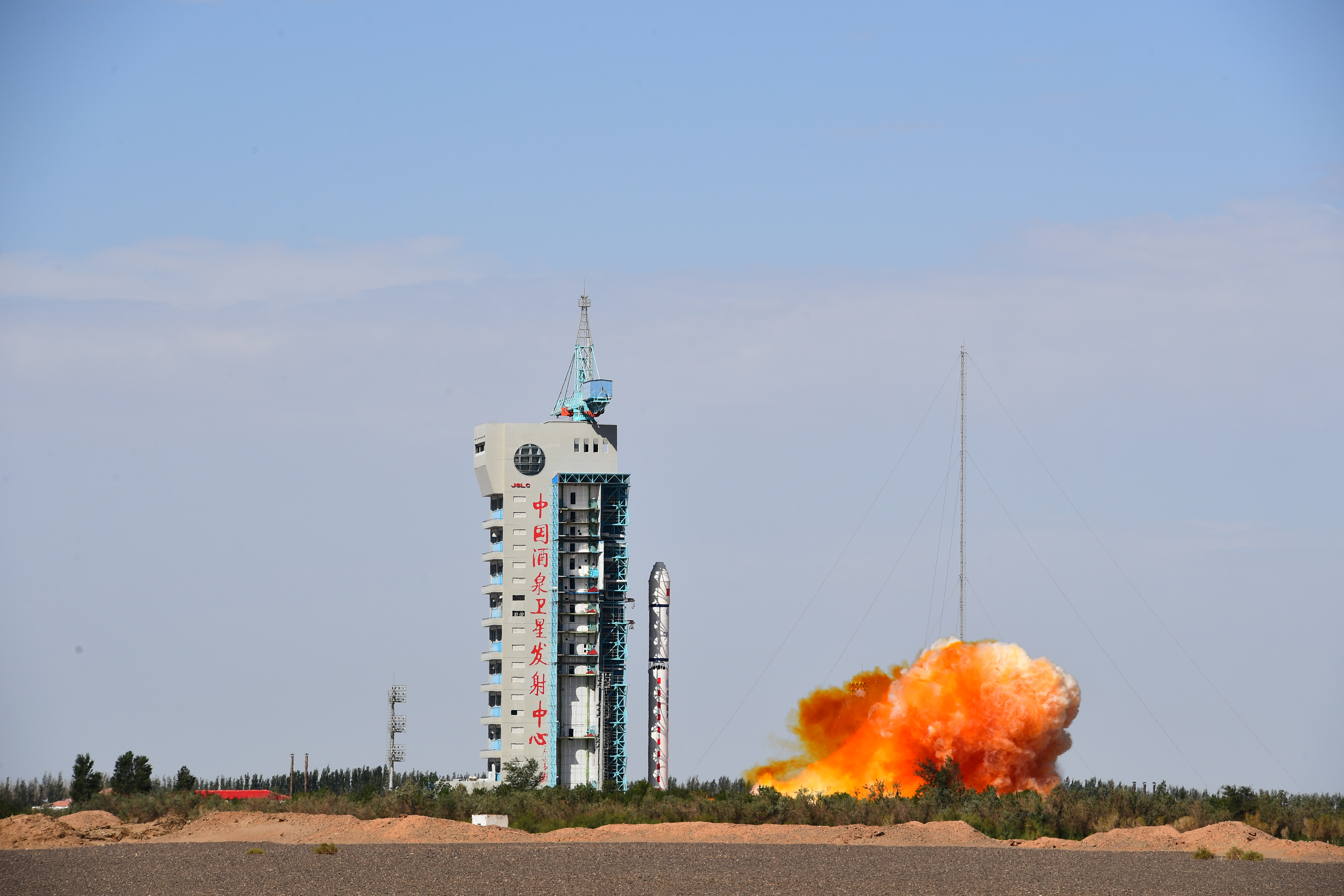 中国の再利用可能宇宙機、試験飛行から無事帰還 中国の再利用可能宇宙機、試験飛行から無事帰還