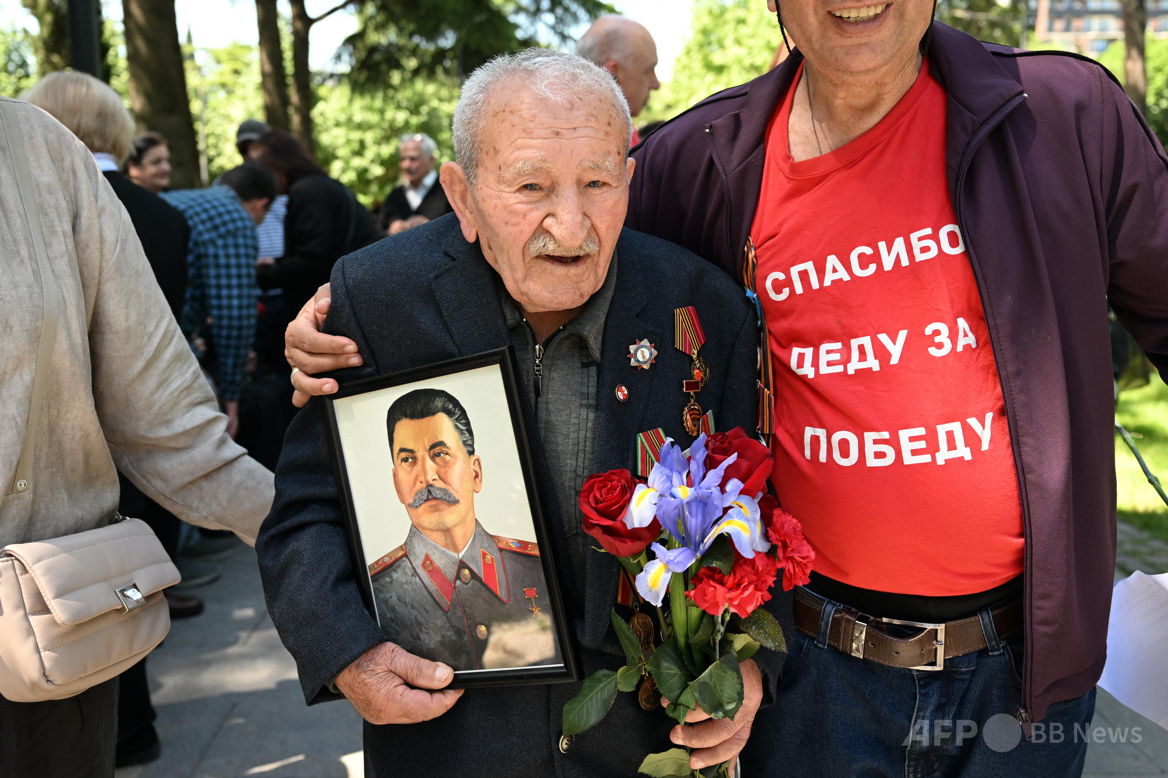 ウクライナのロシア支配地域に「初」のスターリン像 写真3枚