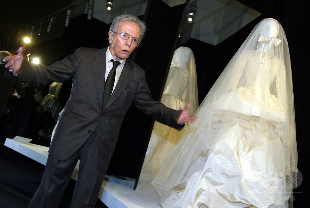 スペインのデザイナー、マヌエル・ペルテガスが死去 写真3枚 国際ニュース:AFPBB News