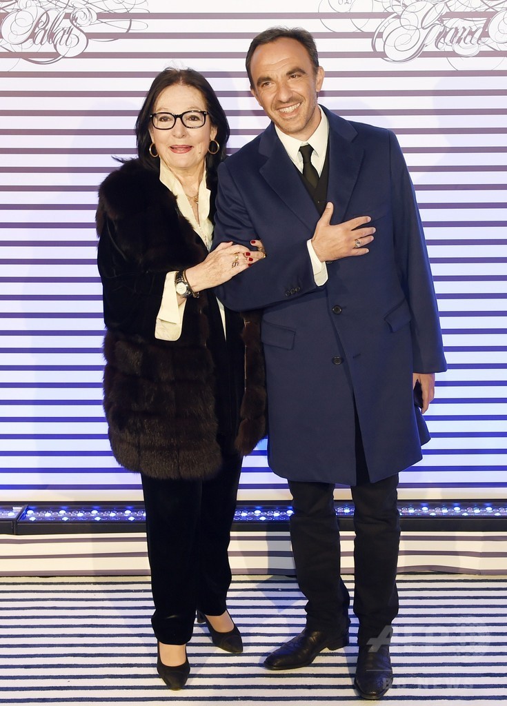 ゴルチエ回顧展、パリで開催 8月3日まで