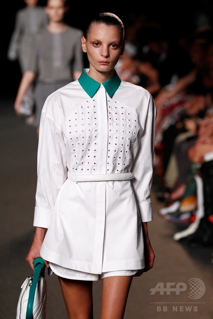 スニーカースタイルがさらに進化！？「アレキサンダー ワン」15年春夏