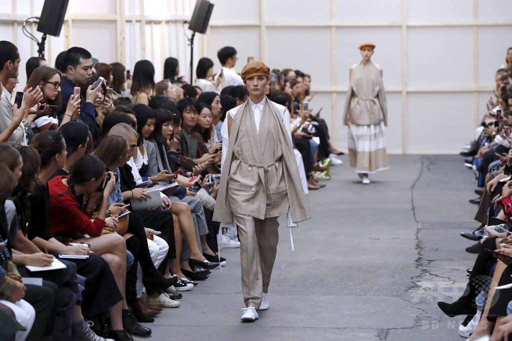 「ネヘラ」17年春夏