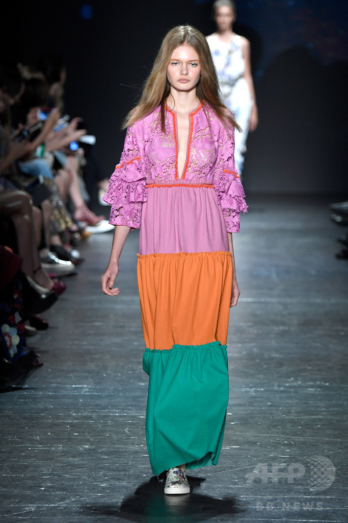 「ヴィヴィアン・タム」17年春夏