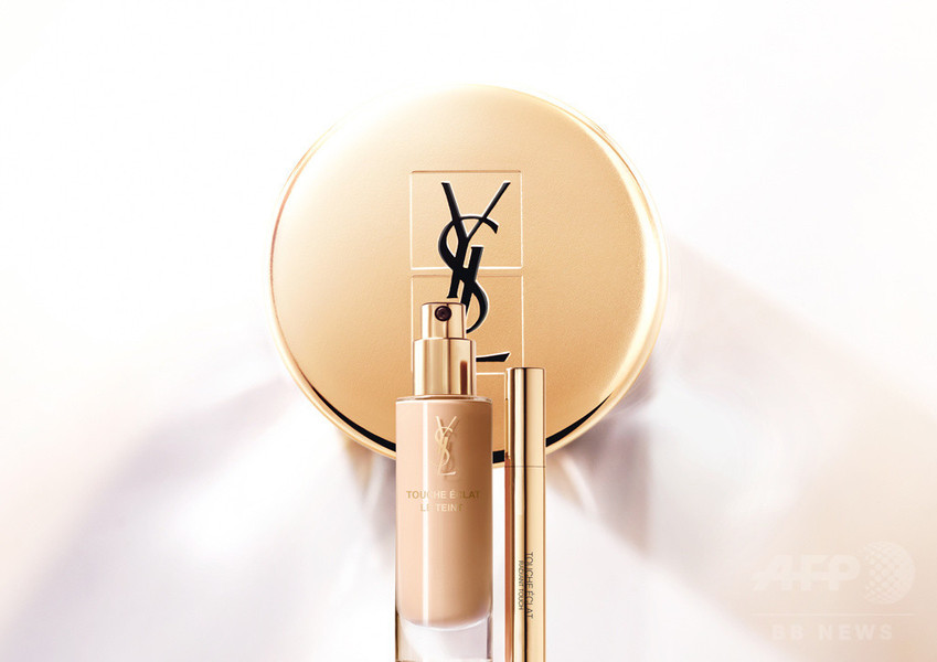 「イヴ・サンローラン・ボーテ」光輝くリキッドファンデ