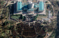 米画像衛星運営会社ジオアイ（GeoEye）が公開した、バラク・オバマ（Barack Obama）新米大統領の就任式を見るためナショナル・モール（National Mall）周辺に集まった人びとの衛星写真。（2009年1月20日撮影）。(c)AFP/GEOEYE