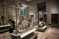 改修を終えた仏パリのフランス国立図書館が公開した美術品（2022年9月5日撮影）。(c)STEPHANE DE SAKUTIN / AFP