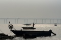 香港と深センを結ぶ橋（奥、2018年8月20日撮影、資料写真）。(c)Philip FONG / AFP